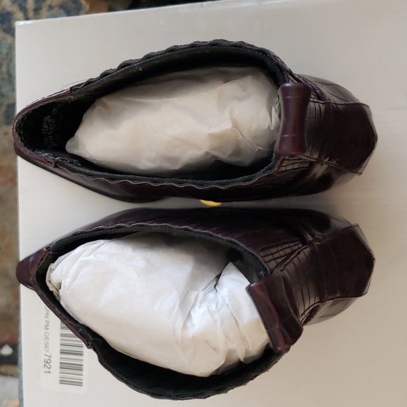 ARiderGirl Naomi Burgandy Western Croc Stacked Heel Pointed Toe Booties Size 6 - Picture 6 of 12